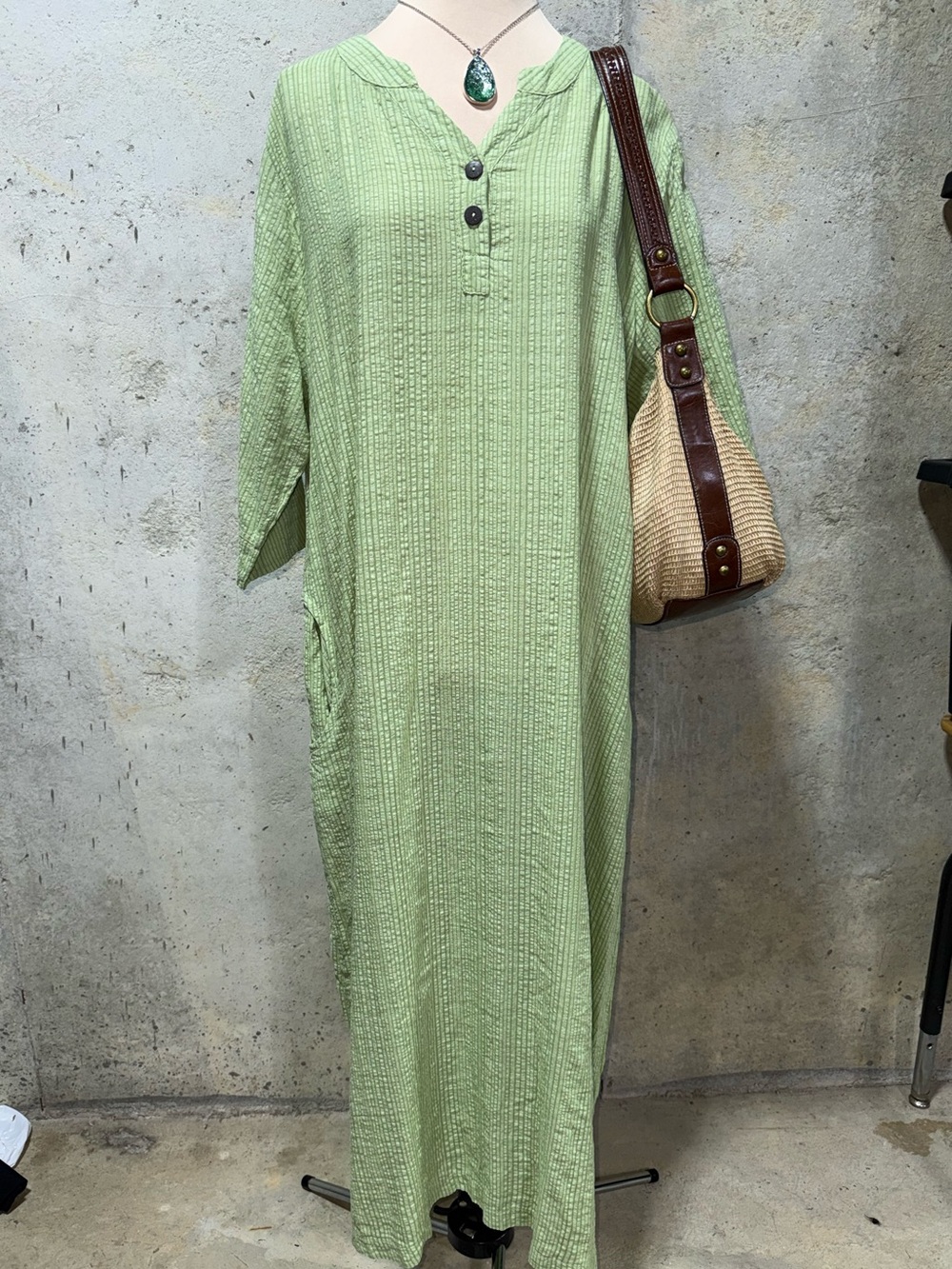 NWT Inoah Willow Green Crinkle Maxi Dress Oversized Pockets S/M - Picture 2 of 10